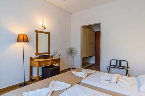 Classic Double Room | In-room safe, blackout drapes, iron/ironing board, free WiFi