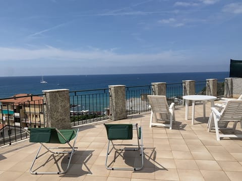 Appartamento (Via Olivieri 12) | Terrace/patio