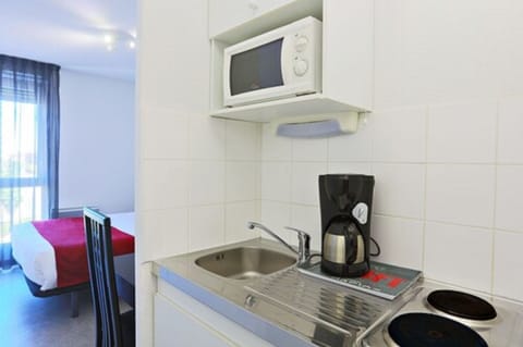 Superior Studio | Private kitchenette | Fridge, microwave, stovetop, electric kettle