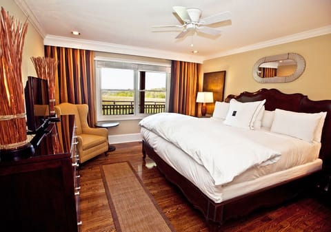 Room (Overlook West) | Premium bedding, down comforters, in-room safe, individually decorated