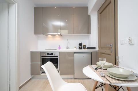 Junior Apartment, 1 Bedroom (Semi Basement) | Private kitchen | Full-size fridge, oven, stovetop, dishwasher