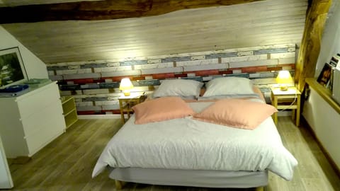 Individually furnished, blackout drapes, iron/ironing board, free WiFi