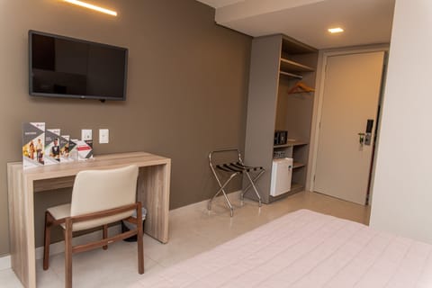 Triple Room | Minibar, in-room safe, laptop workspace, free WiFi