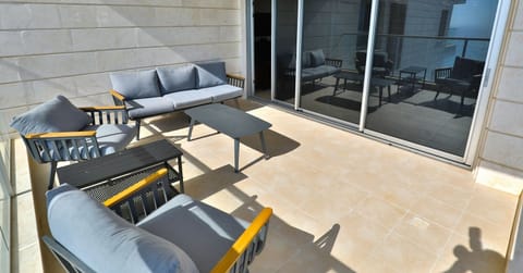 Premium Apartment | Terrace/patio