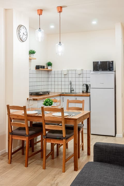 Family Apartment | Private kitchen | Microwave, stovetop, espresso maker, electric kettle