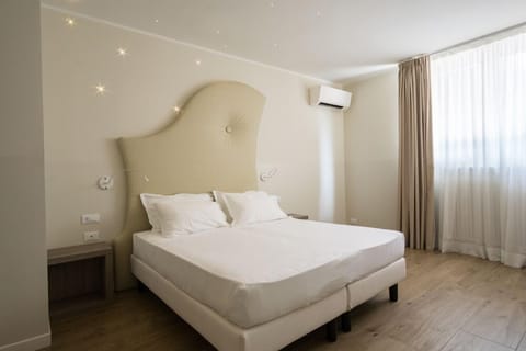 Deluxe Double Room | Minibar, soundproofing, free WiFi, bed sheets