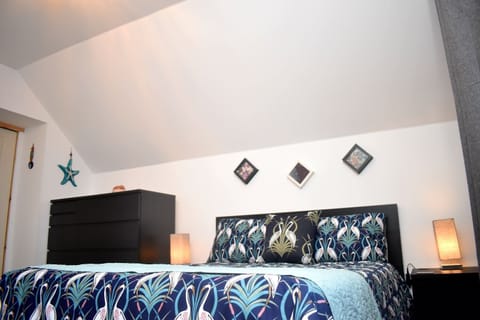 Standard Suite (Lochaber) | In-room safe, individually decorated, individually furnished, desk