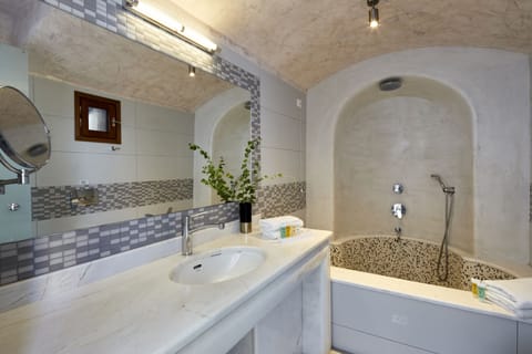 Suite, Jetted Tub, Sea View (Outdoor Heated Jetted Tub) | Bathroom | Shower, designer toiletries, hair dryer, slippers