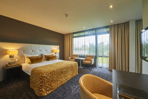 Luxury Double Room, Jetted Tub | View from room