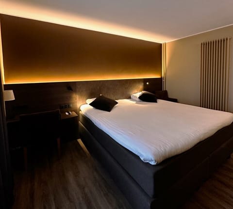 Junior Suite | Premium bedding, minibar, in-room safe, desk