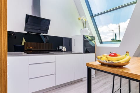 Penthouse | Private kitchen | Fridge, stovetop, coffee/tea maker, electric kettle