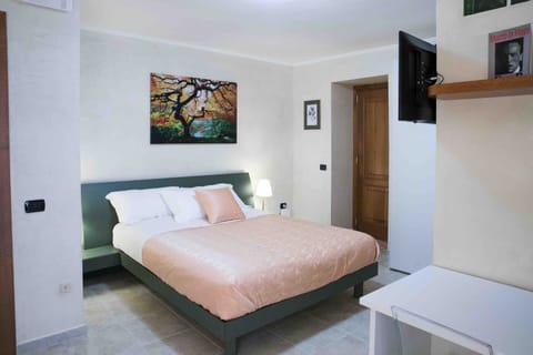 Double Room, Balcony | Minibar, free WiFi, bed sheets