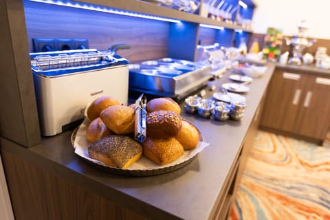 Free daily buffet breakfast