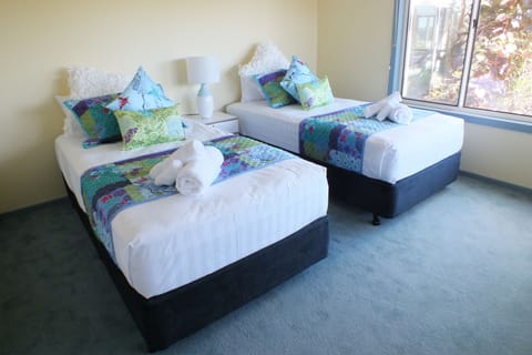 Loch Ard Room | Iron/ironing board, free WiFi, bed sheets, wheelchair access