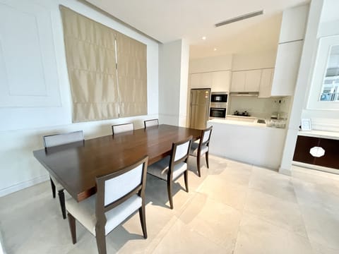 Deluxe Apartment, 3 Bedrooms, City View | In-room dining