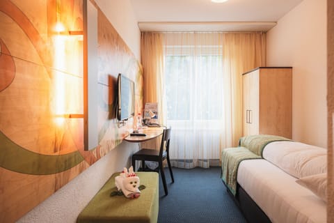 Standard Single Room | Soundproofing, free cribs/infant beds, free WiFi, bed sheets