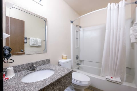 Combined shower/tub, deep soaking tub, hair dryer, towels