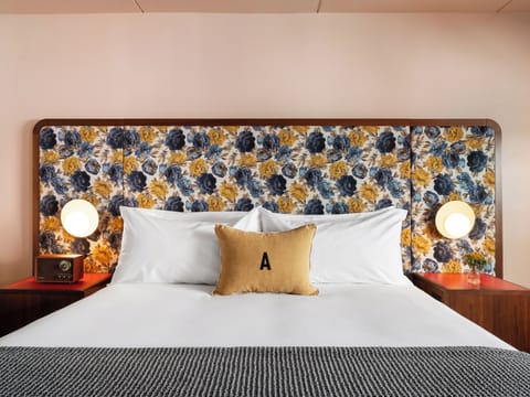 Premium bedding, minibar, in-room safe, free WiFi