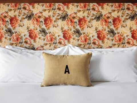 Premium bedding, minibar, in-room safe, free WiFi