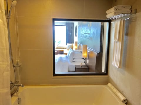 Deluxe Double or Twin Room, Balcony, Mountain View | Bathroom | Bathtub, deep soaking tub, hair dryer, bathrobes