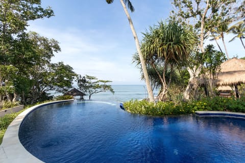Infinity pool