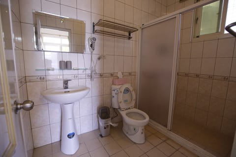 Family Room, Ocean View | Bathroom | Shower, free toiletries, hair dryer, slippers