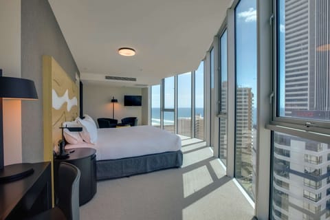 Ocean Panorama Room with Lounge Access | Egyptian cotton sheets, premium bedding, down comforters, pillowtop beds