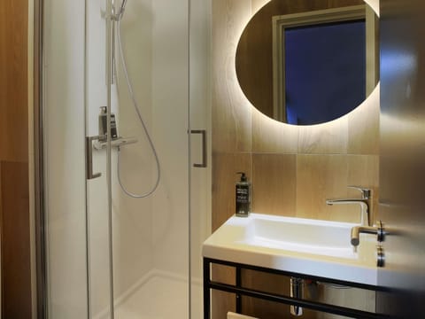 Eco-friendly toiletries, hair dryer, towels