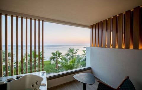 Dazzling Blue Sea View Outdoor Hot Tub | Minibar, in-room safe, soundproofing, free WiFi