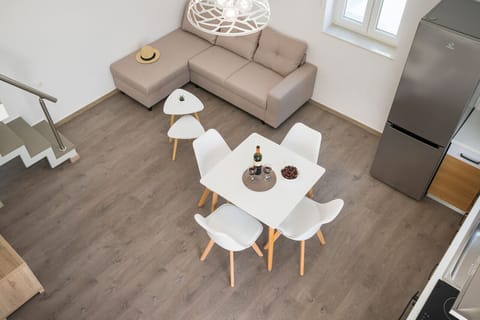 House | Living room | Flat-screen TV