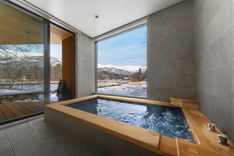 Indoor spa tub