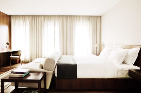 Junior Suite (Deluxe) | Egyptian cotton sheets, premium bedding, minibar, in-room safe