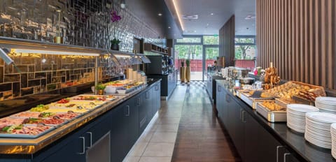 Daily buffet breakfast (EUR 17 per person)
