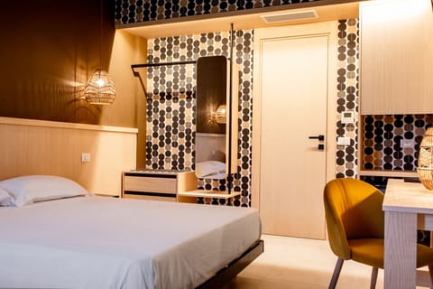 Junior Suite | In-room safe, desk, soundproofing, free WiFi