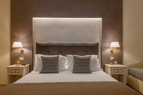 Superior Room, City View (202) | Premium bedding, down comforters, desk, soundproofing