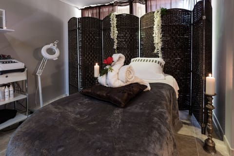 Sauna, spa tub, body treatments, aromatherapy, hot stone massages