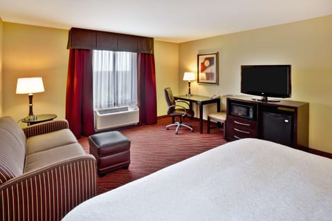 Suite, 1 King Bed, Non Smoking | Desk, blackout drapes, iron/ironing board, free WiFi