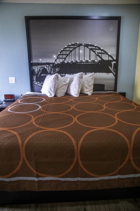 Standard Room, 1 King Bed, Non Smoking | Desk, laptop workspace, blackout drapes, free cribs/infant beds