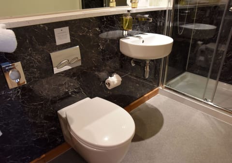 Double Room, Ensuite | Bathroom