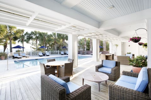 Outdoor pool, pool umbrellas, sun loungers