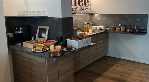Daily buffet breakfast for a fee