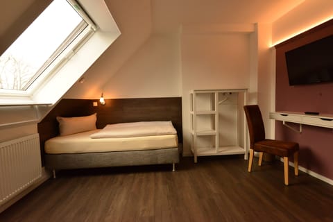 Single Room | Free WiFi, bed sheets