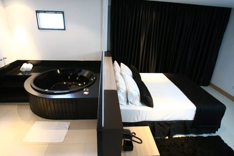 Luxury Double Room, Jetted Tub (Master) | Jetted tub