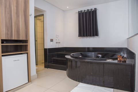 Luxury Double Room, Jetted Tub (Master) | Private spa tub