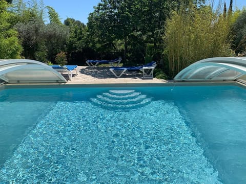 Indoor pool, seasonal outdoor pool, sun loungers