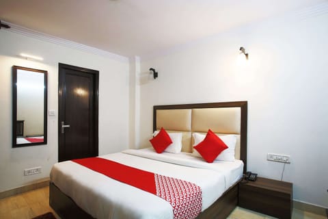 Deluxe Room | Free WiFi, bed sheets