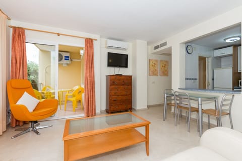 Standard Apartment, 1 Bedroom | Living room | Flat-screen TV