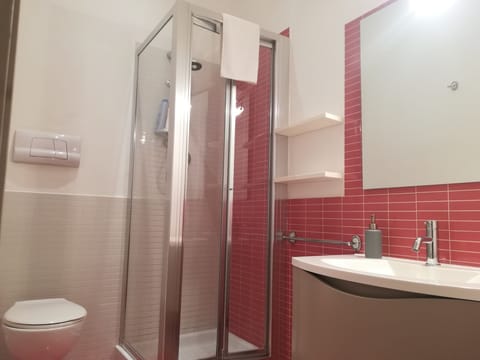 Double Room, Sea View | Bathroom | Hair dryer, towels