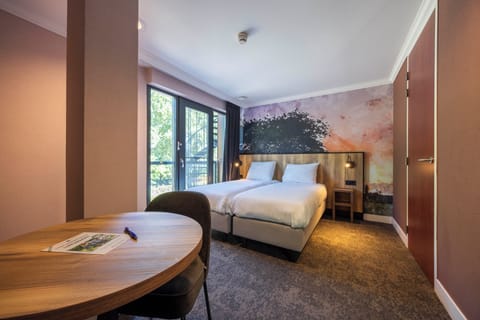 Luxury Double Room | In-room safe, desk, blackout drapes, free WiFi