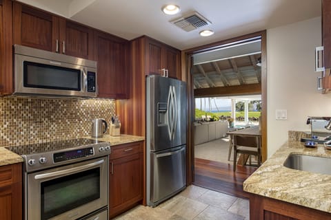 Espresso maker, electric kettle, highchair